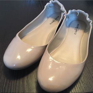 Nude ballerina flats